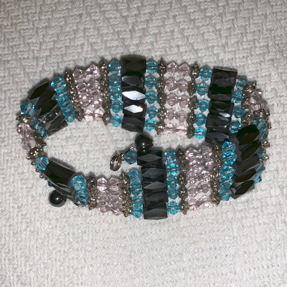 Magnetic hematite knecklace/bracelet.
